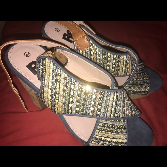 REFRESH WOMENS HEELS!! - Picture 3 of 4